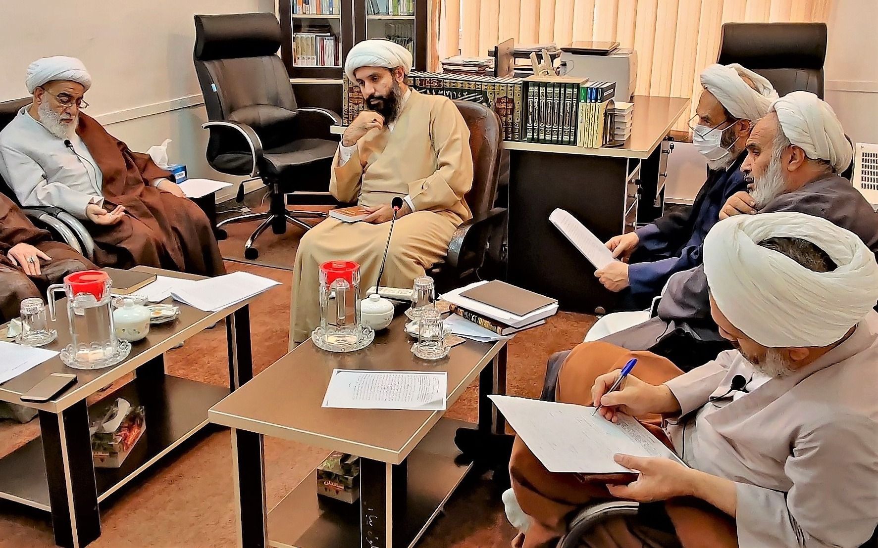 320th Meeting of the Department of Contemporary Jurisprudence (Fiqh)'s Academic Committee was held