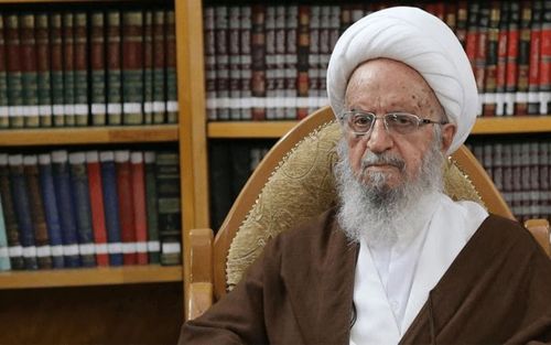لقاء آیة الله العظمی مکارم الشیرازي مع مدیر الحوزات العلمیة ومدیر لجنة الفقه المعاصر
